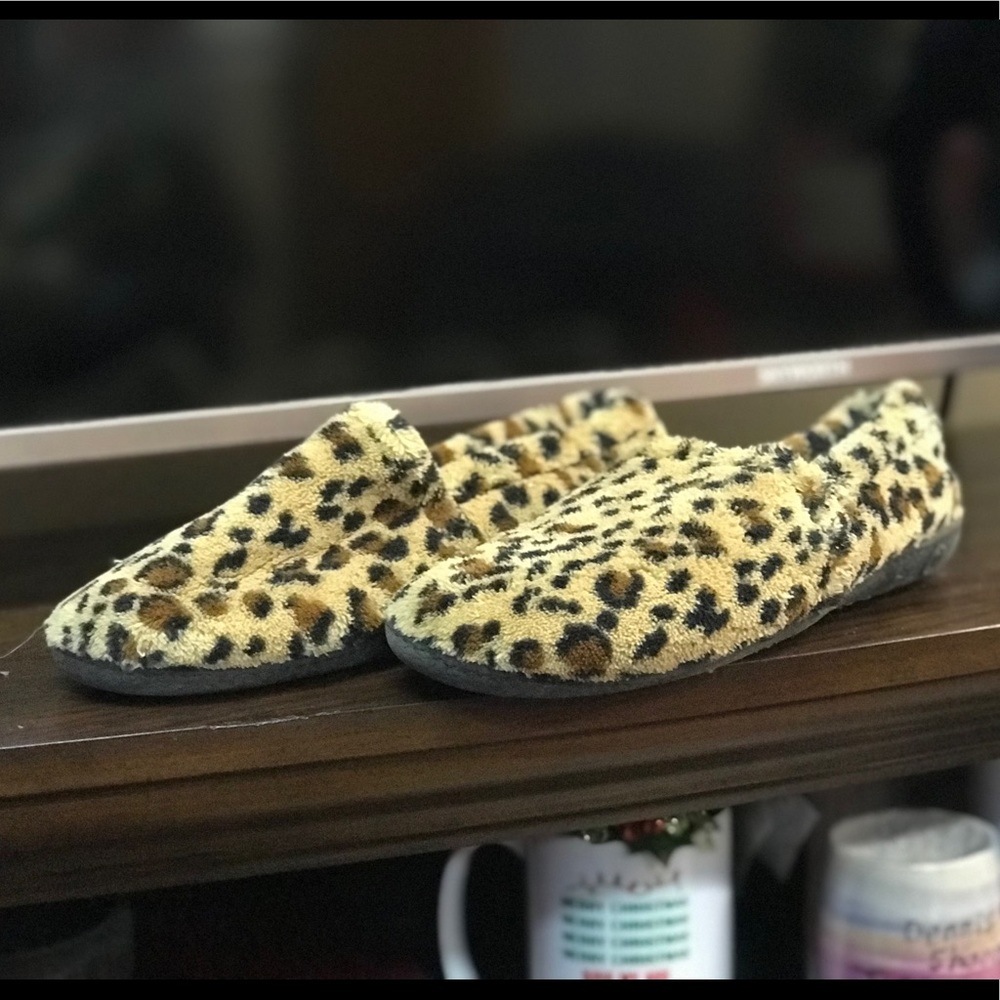Women’s slippers